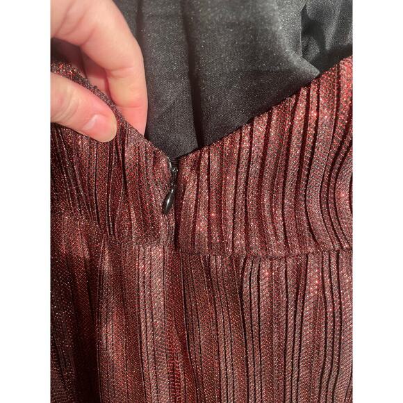 NWT Lulu’s Get To The Groove Shiny Red Pleated One Shoulder Maxi Dress - Picture 9 of 13